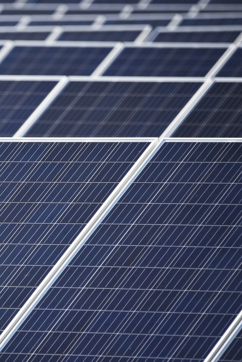Arreglo de paneles solares visto de cerca